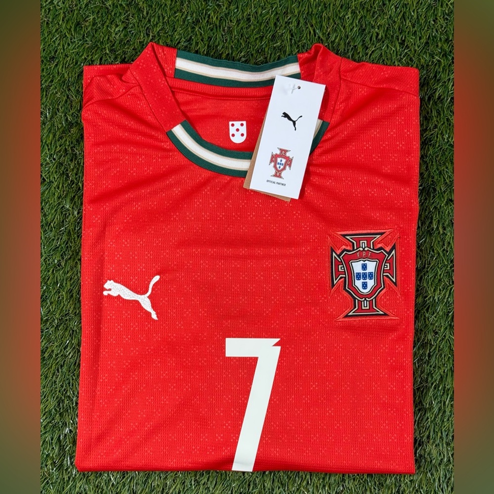 Puma Cristiano Ronaldo #7 Portugal 2025 Home Soccer Jersey Size M